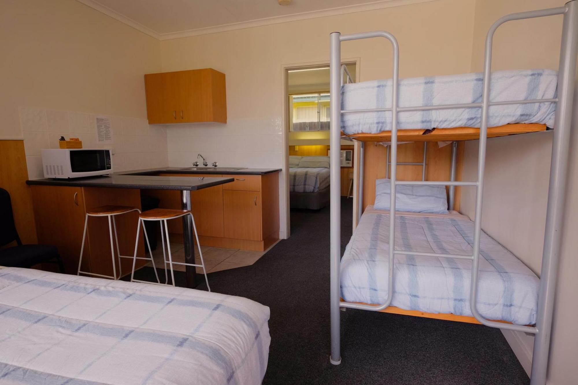 Bamboo Motor Inn Lakes Entrance Kültér fotó