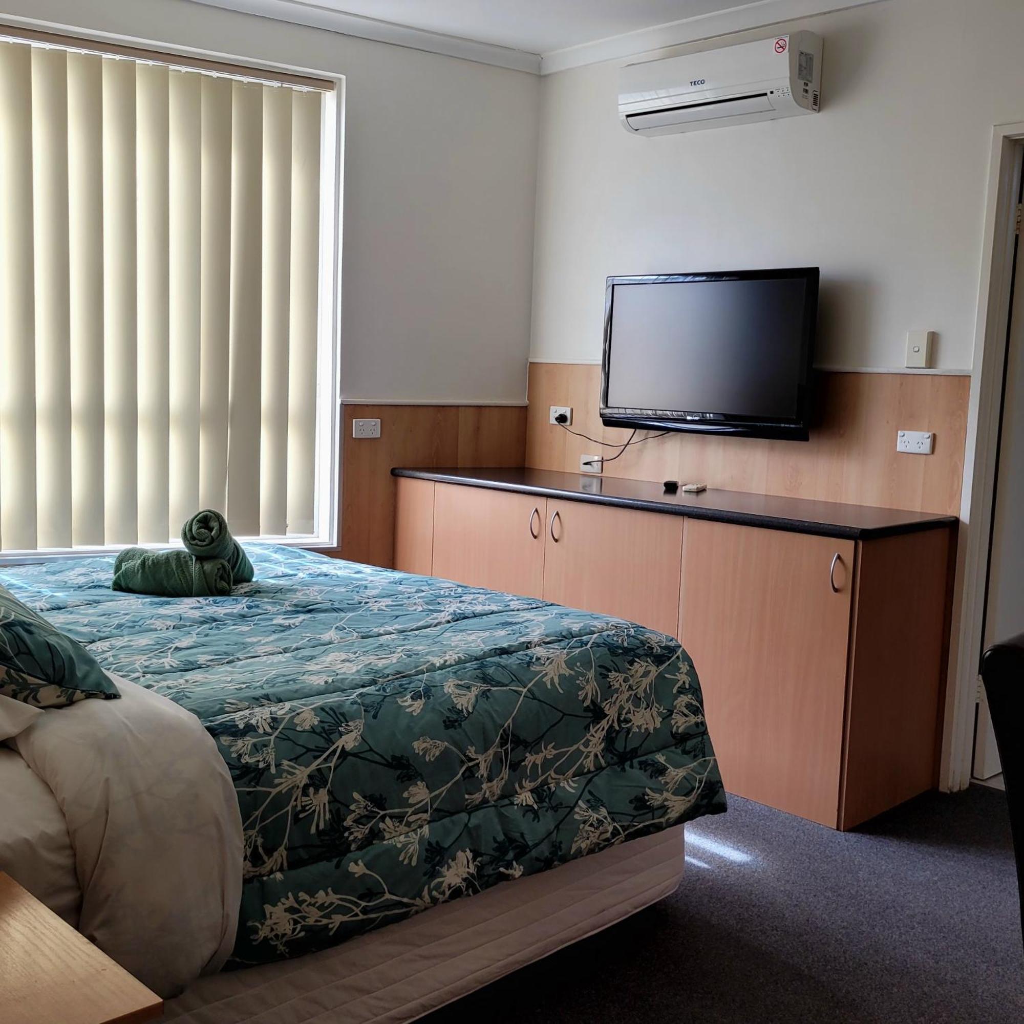 Bamboo Motor Inn Lakes Entrance Kültér fotó